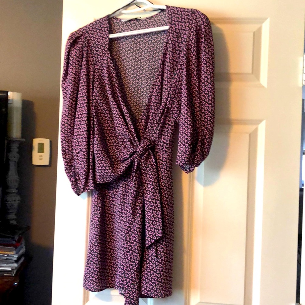 NWOT 3/4 puff serve romper .. ties in front .never worn only tried on